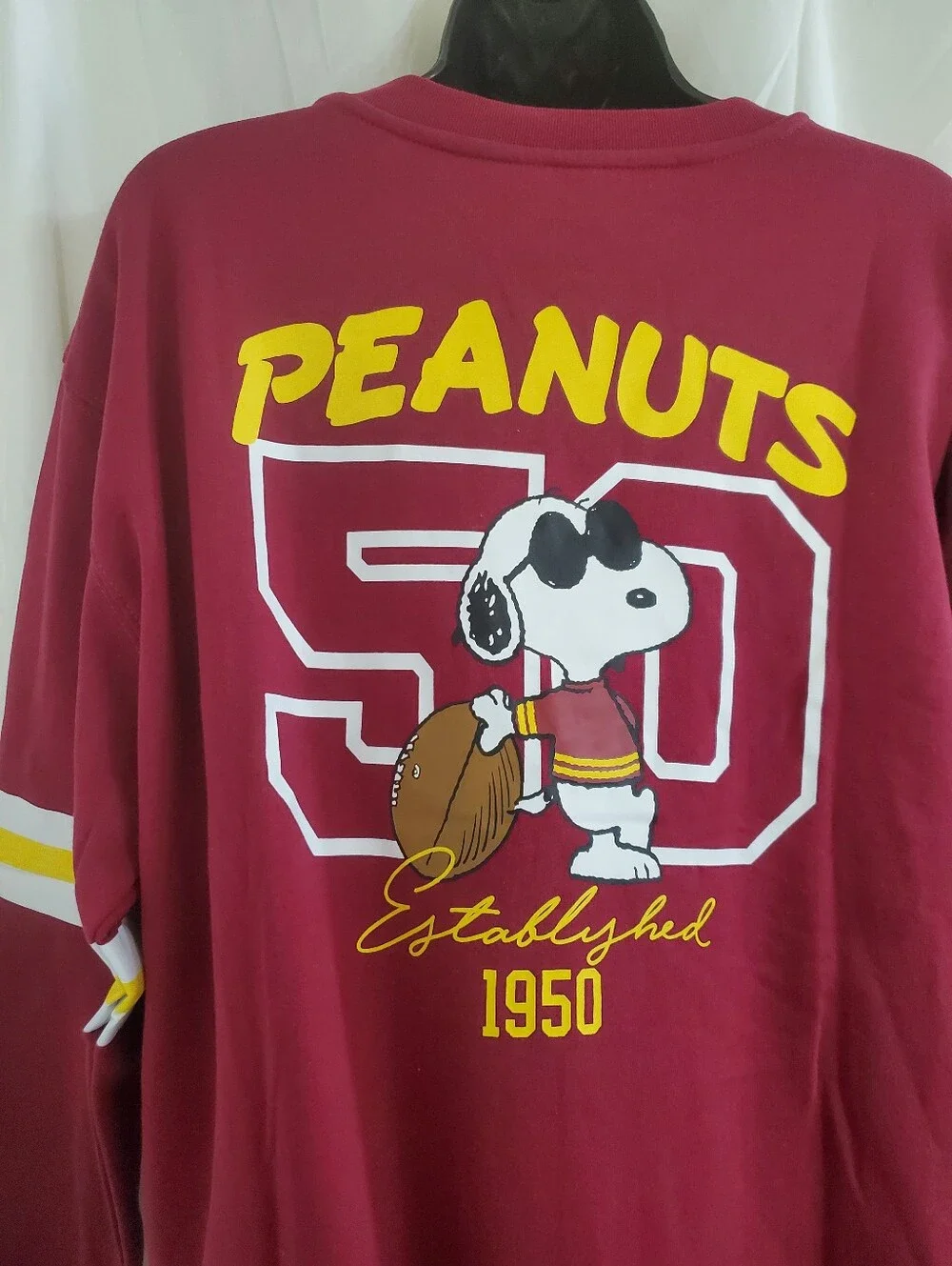Peanuts Snoopy & Woodstock  established 1950 #50 dark red sweatshirt size L NEW